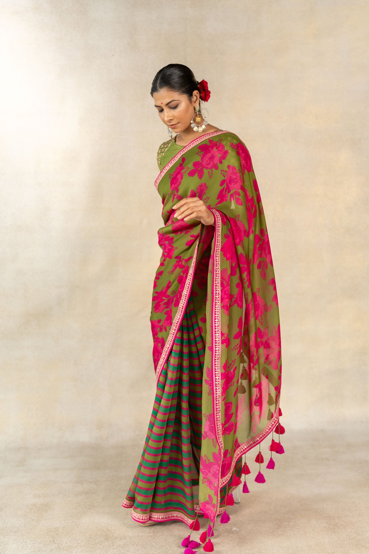 Mehendi green-dark green floral and striped printed saree set
