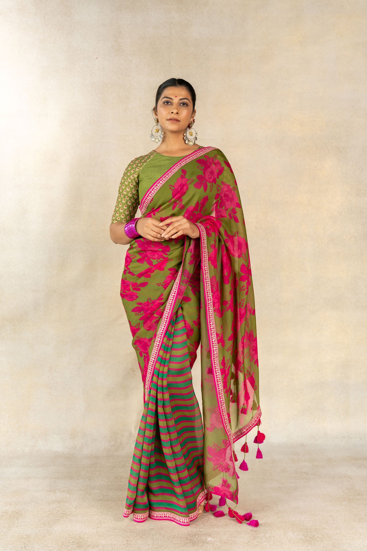 Mehendi green-dark green floral and striped printed saree set