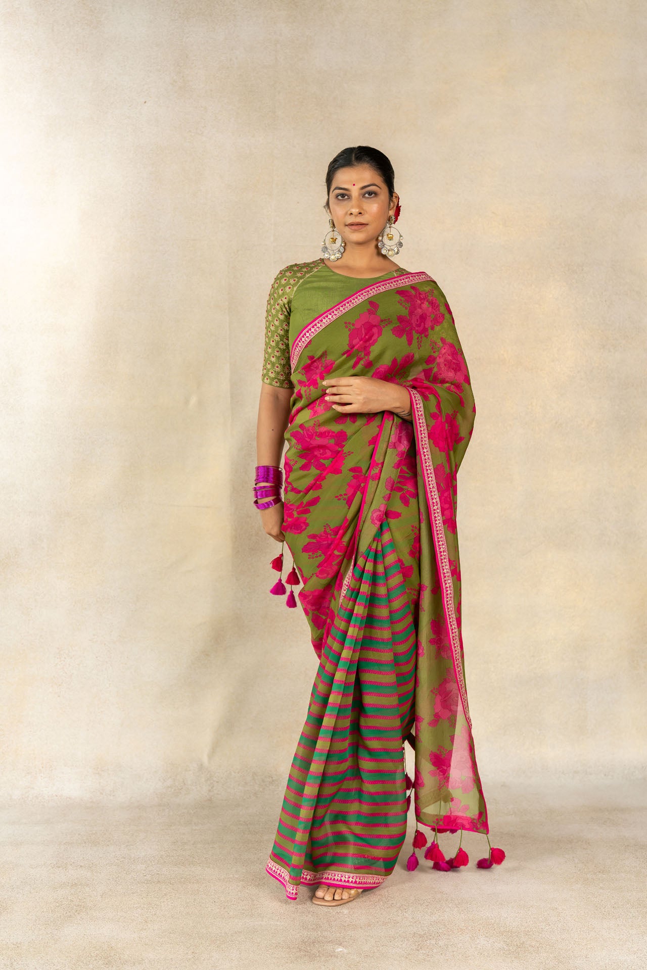 Mehendi green-dark green floral and striped printed saree set