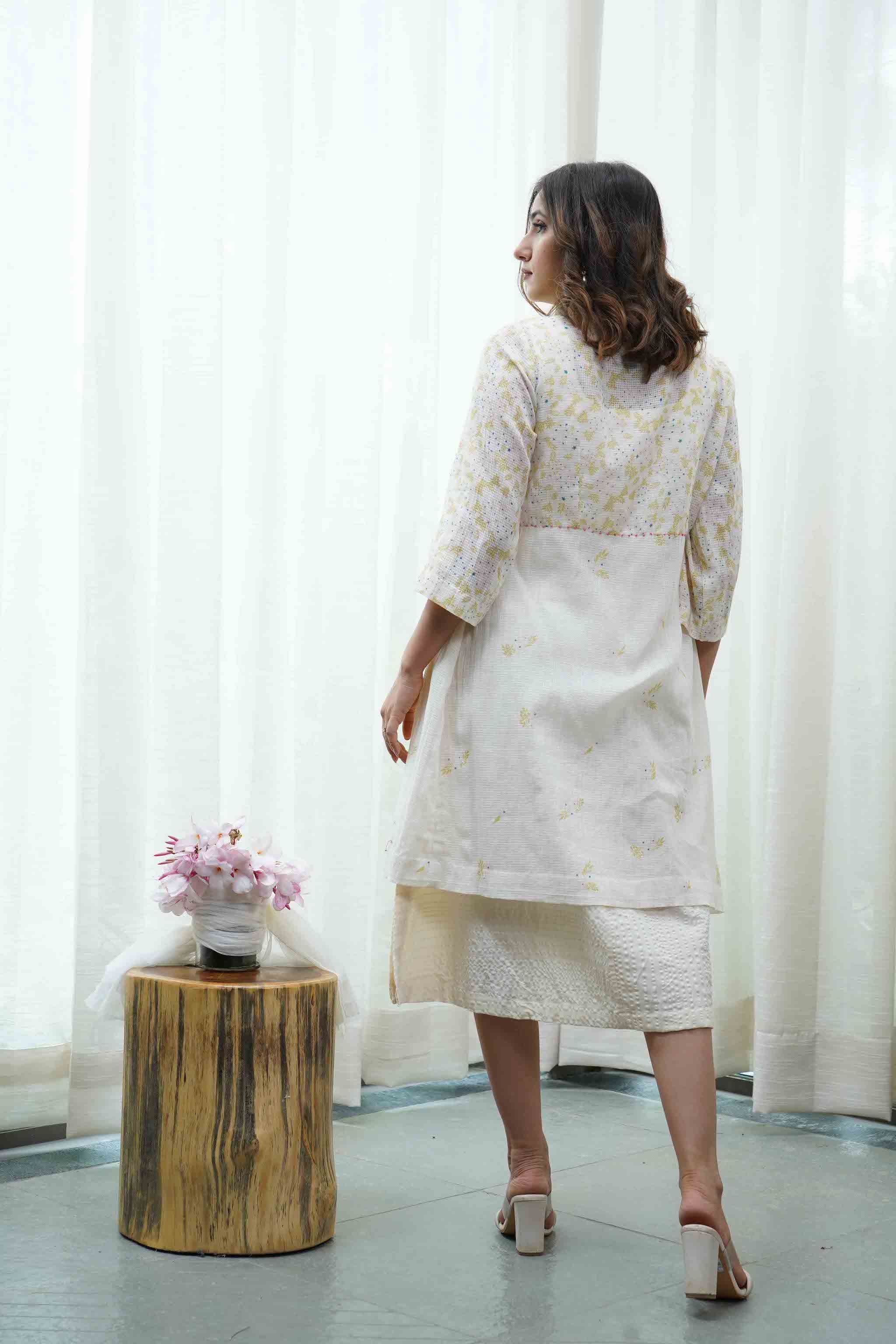 Off-white Inner With Floral Printed Shrug