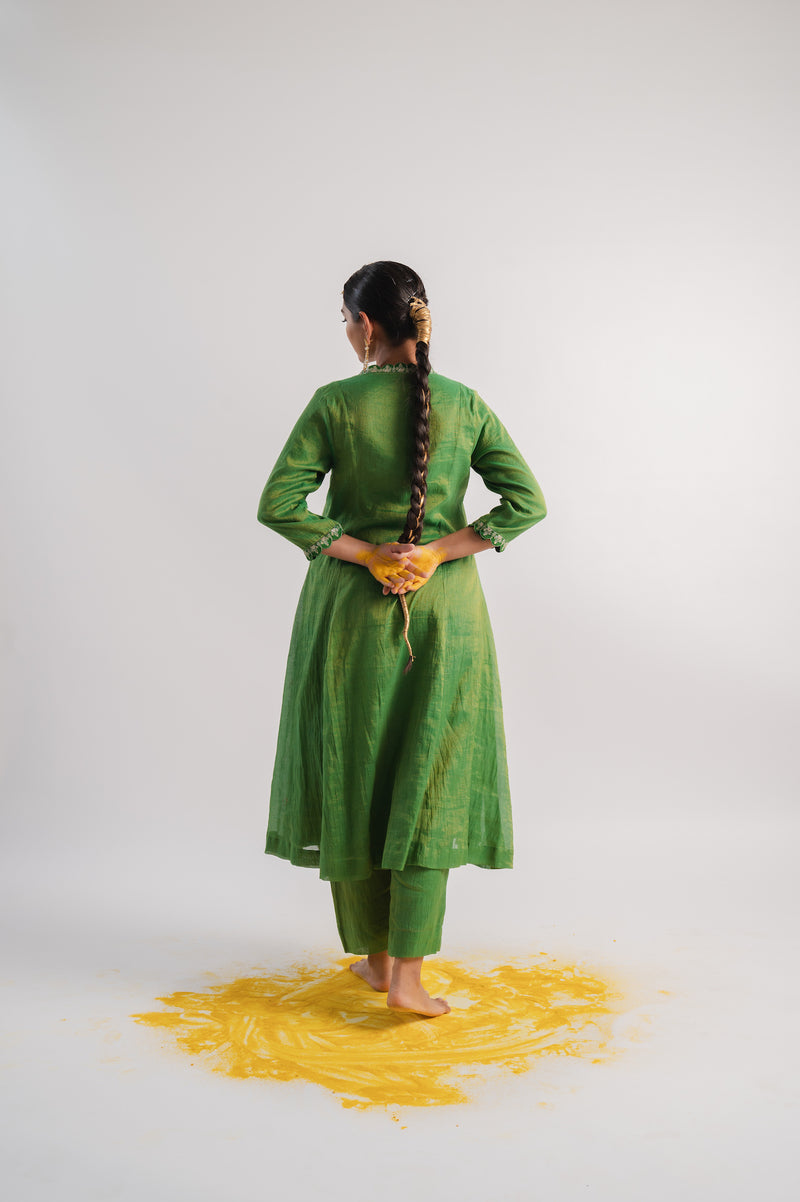 Green Embroidered V-Neck Tissue Kurta Set