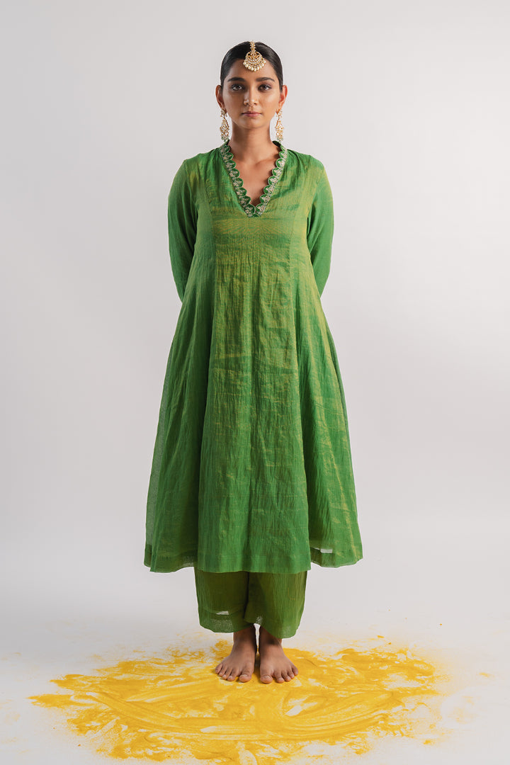 Green Embroidered V-Neck Tissue Kurta Set